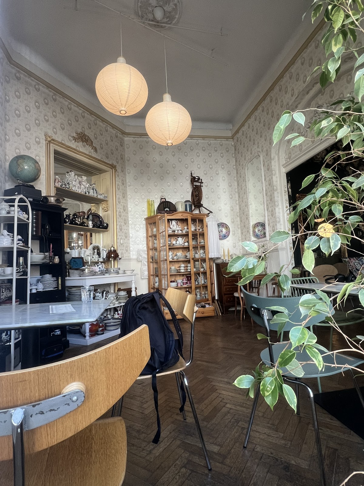 Mingle - Vintage & Coffee Shop