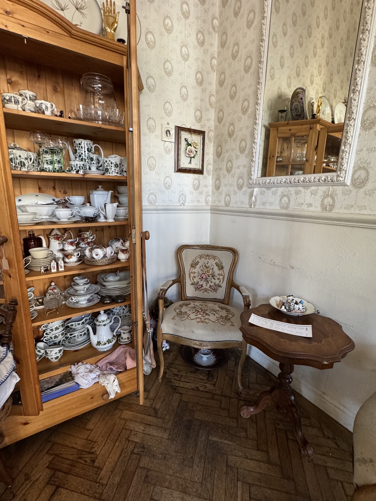 Mingle - Vintage & Coffee Shop